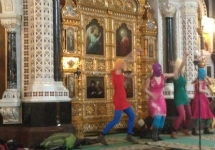 Pussy Riot в храме Христа Спасителя Pussy Riot в храме Христа Спасителя